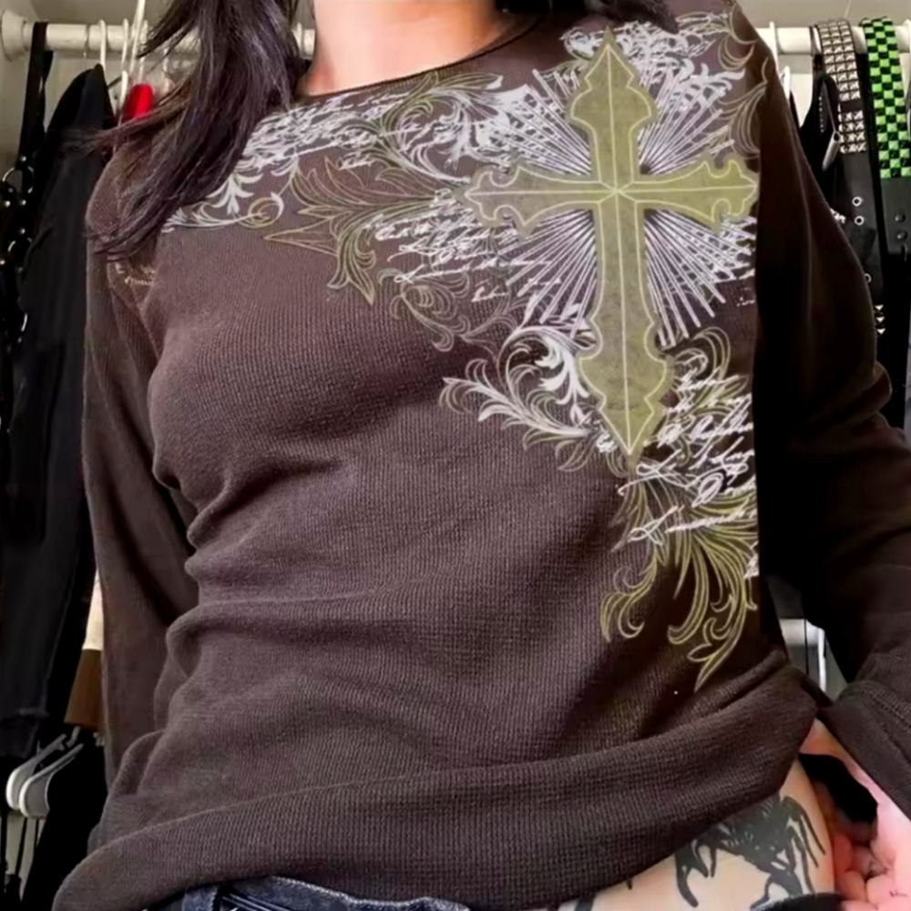 Brown and gold Y2k sweater from the 2000s Like New Size: Medium (6) Fast ship